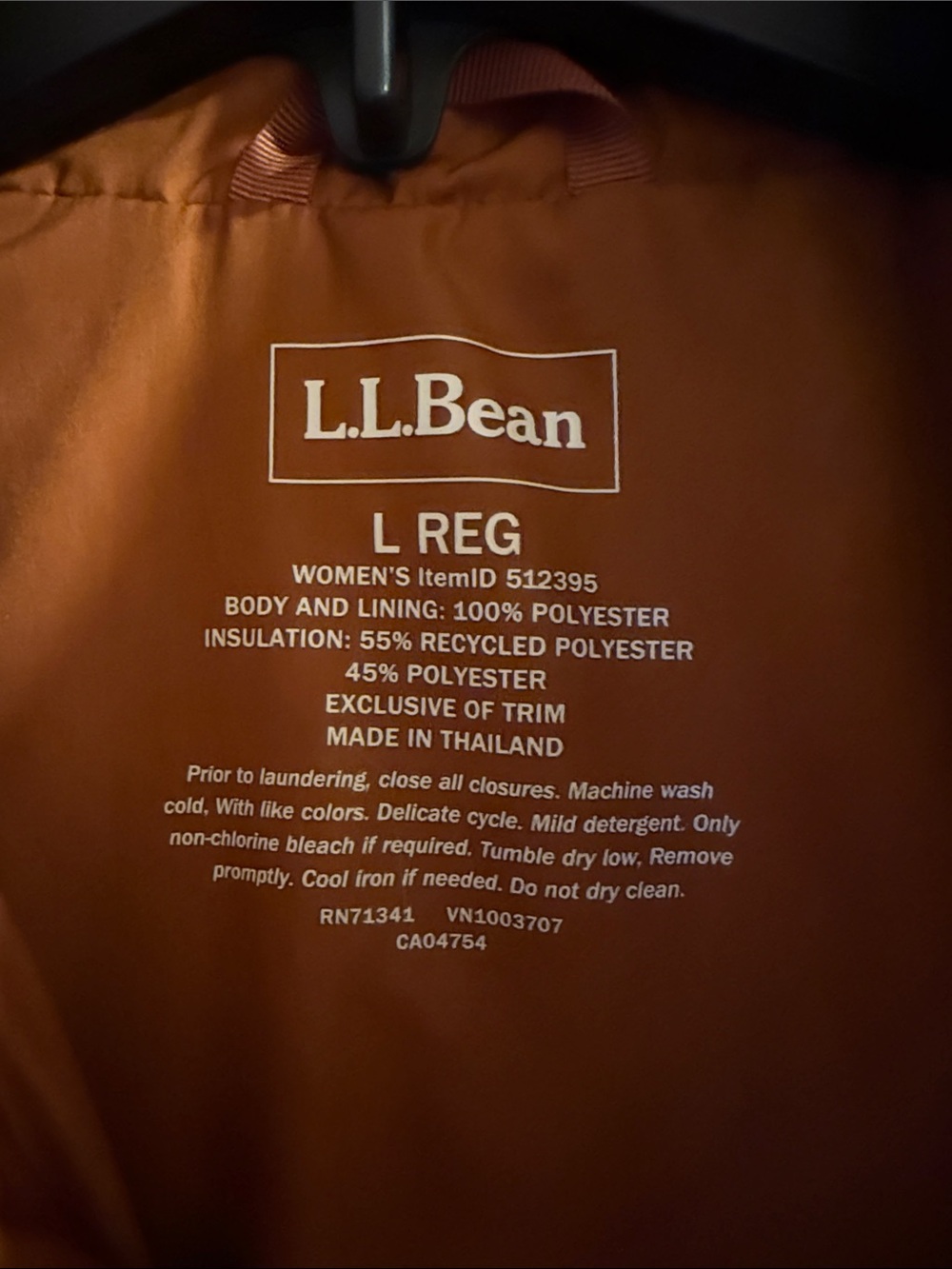 LL Bean Women’s Mountain Classic Puffer Jacket Colorblock Size L - Picture 2 of 4